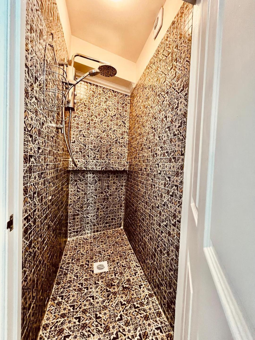 Ingleside Mews Apartment Уитби Екстериор снимка
