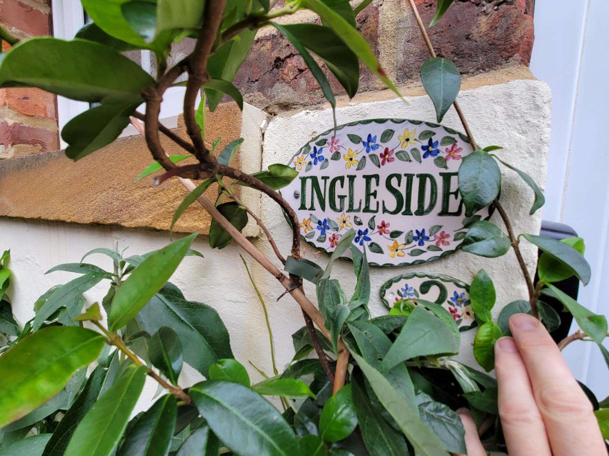 Ingleside Mews Apartment Уитби Екстериор снимка